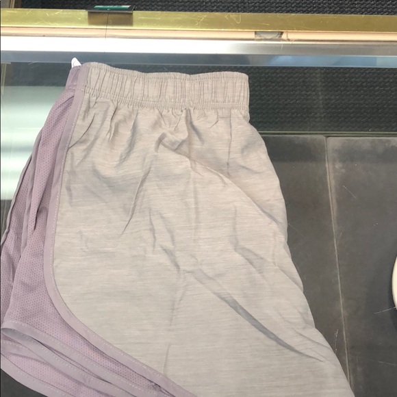 Nike Women's shorts - Picture 2 of 2